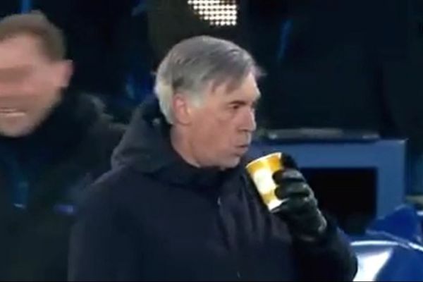  واکنش ریلکس آنچلوتی به گل پنجم تیمش؛ فوت کردن چای