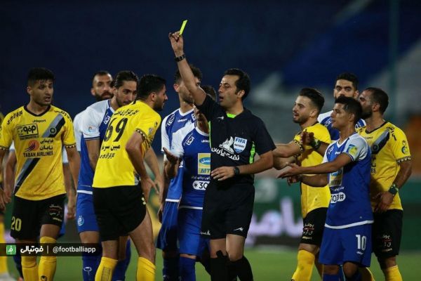 نگاهی ویژه به اتفاقات داوری بازیهای گذشته سپاهان - استقلال؛ کلکسیون گاف ها