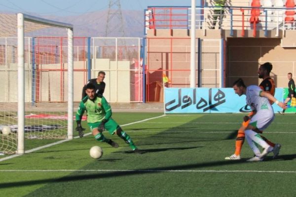  نوشی صوفیانی در گفت و گو با فوتبالی  باید جلوی مهاجمان استقلال را بگیرم