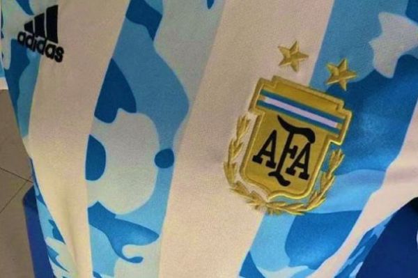 واکنش ها به لباس جدید تیم ملی آرژانتین وحشتناک است