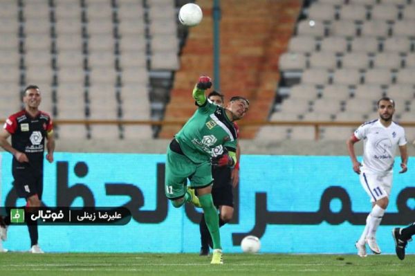  حامد لک دست‌ نیافتنی‌‎تر می‌شود