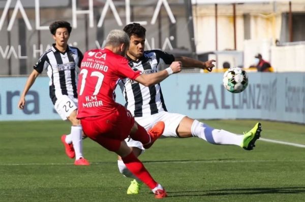 سلمانی جایگاهی را که با سختی به دست آوردم به راحتی از دست نمیدهم