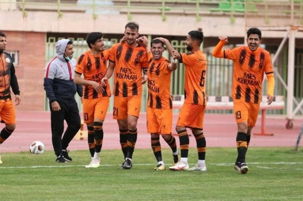 لیگ دسته اول فوتبال صعود مس کرمان به صدر جدول با شکست شاگردان ویسی