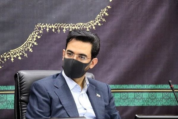  آذری جهرمی  تفکرات پیرمردانه را کنار بگذارید، بی‌احترامی نکردم  چرا باید از هواداران استقلال عذرخواهی کنم