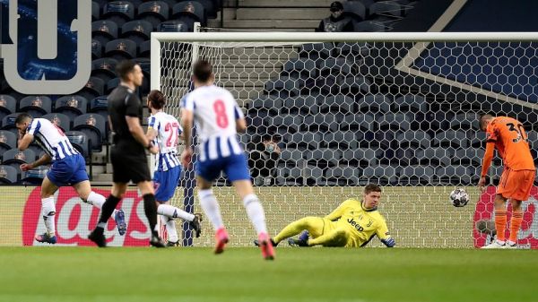 طارمی از کوارشما عبور کرد عکس