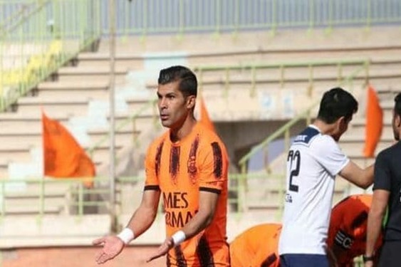  پورمحمد  نباید صدر جدول را به راحتی از دست بدهیم  وضعیت برگزاری و داوری بازی‌های لیگ یک ضعیف‌تر شده