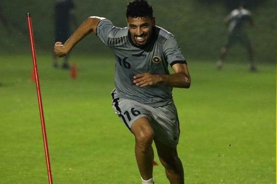  هافبک سابق سپاهان راهی لیگ عمان می شود