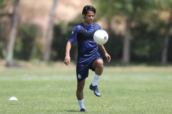 دوری ۸ روزه قایدی از جمع آبیها بازیکن جوان استقلال به توافق میرسد