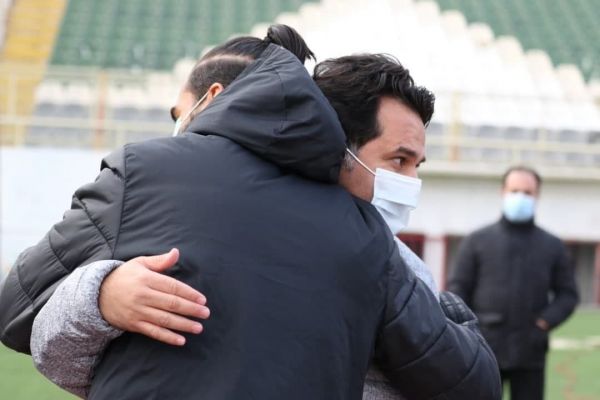 برادر شجاعی در تراکتور میماند