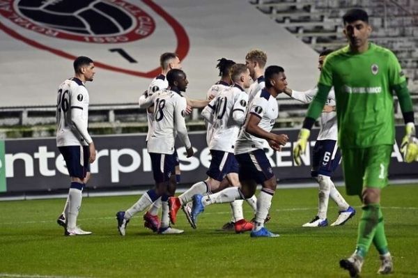 سرمربی آنتورپ بیرانوند شرایط بازی را ندارد امیدواریم علائم بهبودی را نشان بدهد