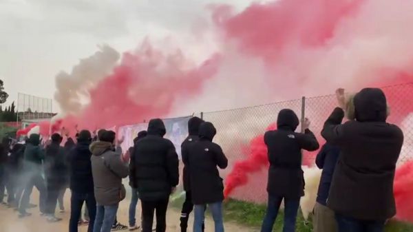  شلوغ بازی عجیب هواداران اتلتیکو در تمرین با دود رنگی