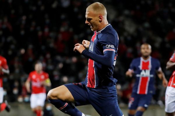 اتفاق عجیب در تمرین پیاسجی؛ بازیکن ناراضی لگد پراند و قهر کرد