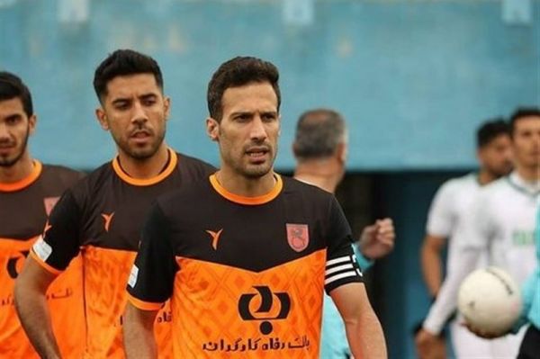  نورمحمدی  در صحنه گل استقلال وزش باد و بدشانسی گریبان من را گرفت  تساوی برابر استقلال عادلانه بود