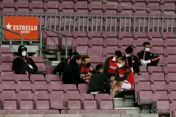  حلقه‌زدن بامزه نیمکت نشینان سویا در نیوکمپ؛ چه می‌گفتند