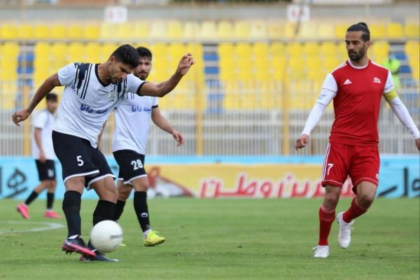 مدافع نفت فکر می کردم ضربه ام گل شده است