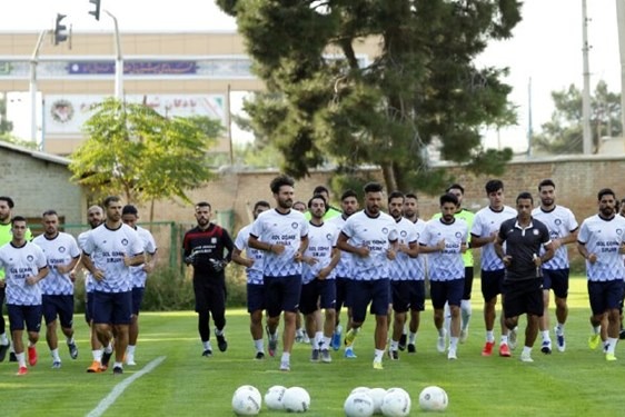 مدافع تیم ملی امید شاگرد قلعهنویی شد +عکس