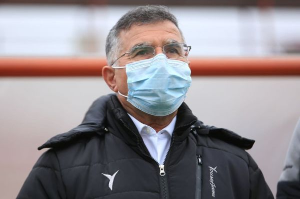  آقا معلم در نساجی همچنان نمی برد