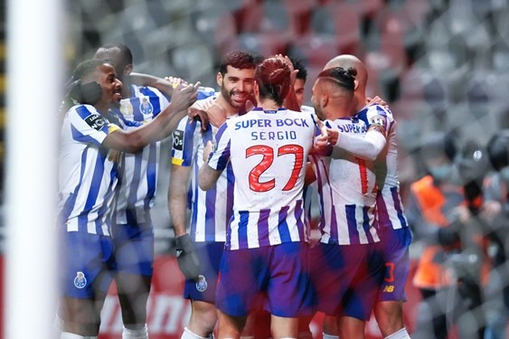  لیگ فوتبال پرتغال  پیروزی پورتو در خانه ژیل ویسنته با پاس گل طارمی