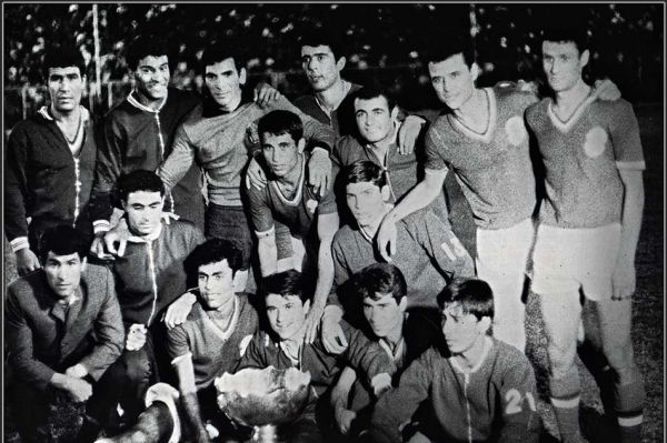 عزیزی خادم به دنبال ایجاد موزه فوتبال ایران به دنبال جامهای گمشده