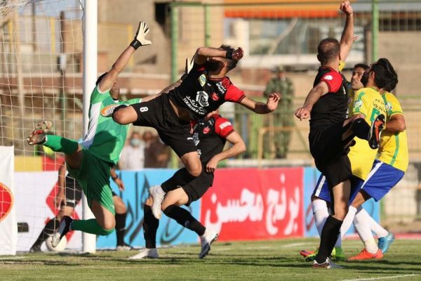 کلینشیت علیه پرسپولیس بعد از ۹ بازی عکس