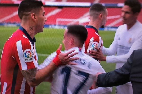  کنایه سوارز به بازیکن رئال مادرید  با داوری‌های پارسال باز هم انتقاد می‌کنید