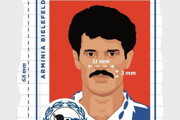 عکس؛ خلاقیت در آموزش آنلاین با استفاده از سبیل علی دایی