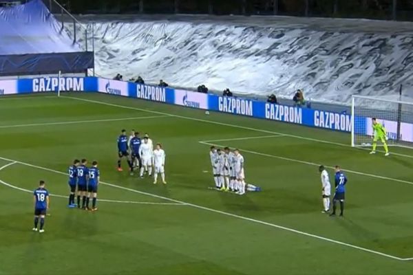  عکس؛ ترفند جالب آتالانتا برای کاشته که کورتوا را گول زد