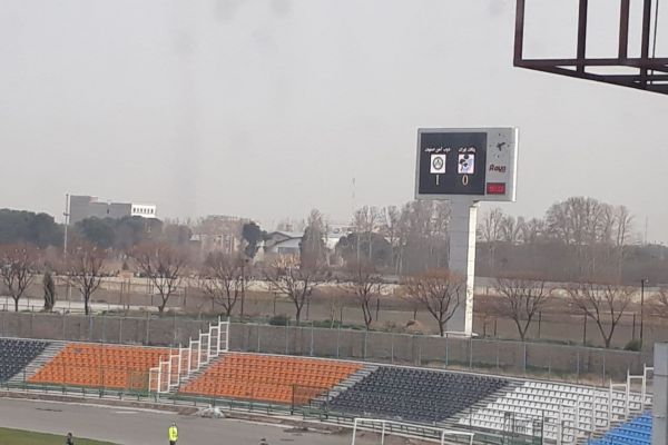  حاشیه دیدار پیکان - ذوب‌آهن  درگیری لفظی حسینی با داور مسابقه  گلزنی پیکان و اعلام نتیجه به سود ذوب‌آهن