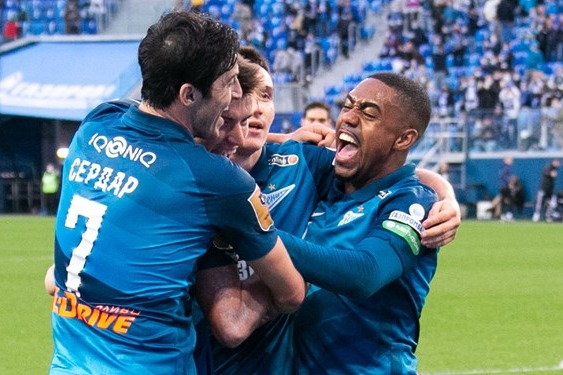  لیگ برتر روسیه  پیروزی زنیت در حضور 64 دقیقه‌ای آزمون