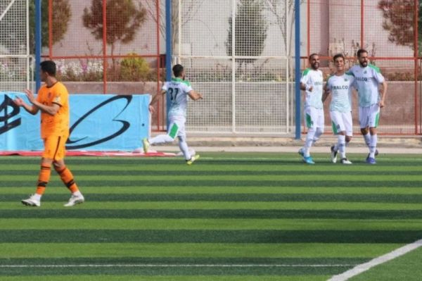 هوشمند در گفت و گو با فوتبالی گلم را به پدر و مادرم تقدیم میکنم