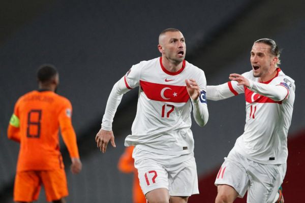 ترکیه 4-2 هلند؛ شکست لالههای نارنجی در قدم اول