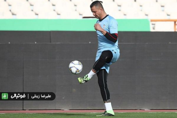  لک و نیازمند دور از علیرضا بیرانوند  عکس