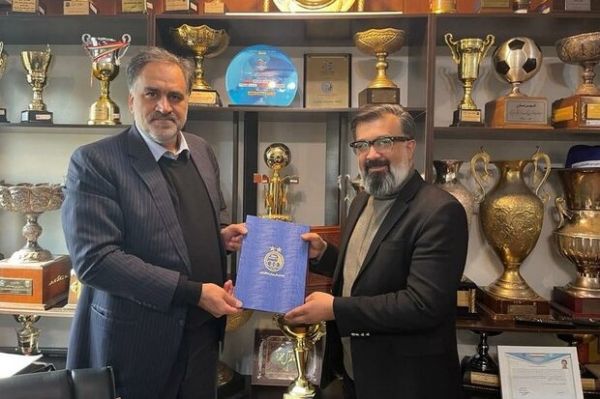 مولایی اگر بگذارند استقلال قهرمان میشود مسئولان پدیده خیلی بدعهد هستند