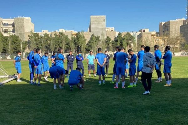  گزارش تمرین استقلال  بازگشت گروه پزشکی بعد از غیبت مشکوک  آبی پوشان تست کرونا دادند +عکس