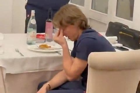 شب خاص لوکا مودریچ؛ از اشک تا کیک و کادوی ویژه