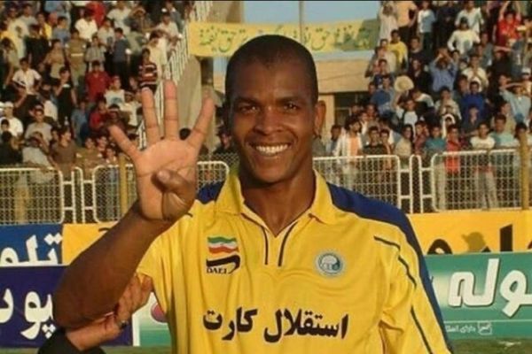 آلوز نیامده بودم در ایران تفریح کنم