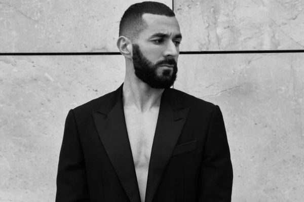 سوژه شدن عکس عجیب بنزما؛ پوشیدن کت بدون پیراهن