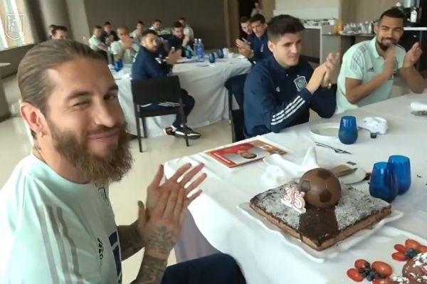 عکس؛ کیک تولد 35 سالگی راموس چه شکلی بود