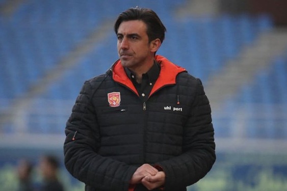  حاشیه بازی پدیده و پرسپولیس  شوخی رحمتی با گل‌محمدی با نکته پروتکل بهداشتی