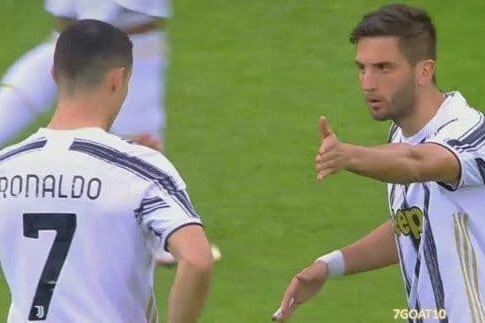  عکسی از اوج آشفتگی تیم پیرلو؛ دستور دادن بنتانکور به رونالدو