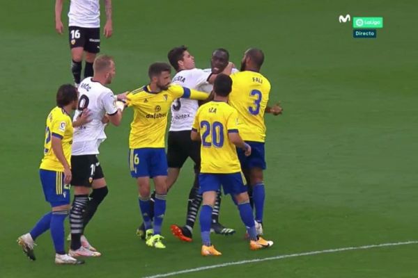 باورنکردنی؛ درگیری نژادپرستانه در لالیگا و بیرون رفتن بازیکنان والنسیا