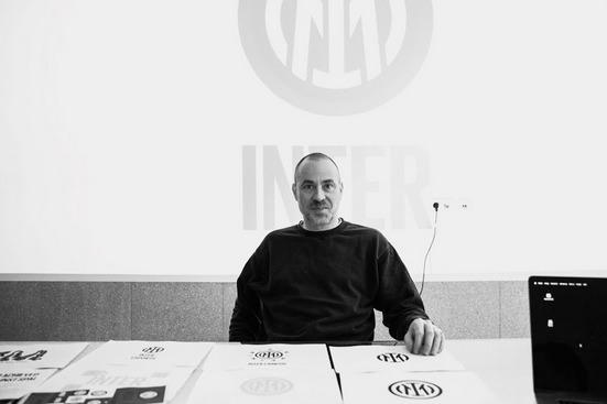 ماجرای طراحی لوگوی جدید اینتر؛ ۱۲ کارمند و یک سال زمان