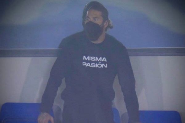 معنای نوشته روی لباس راموس در ال کلاسیکو چه بود