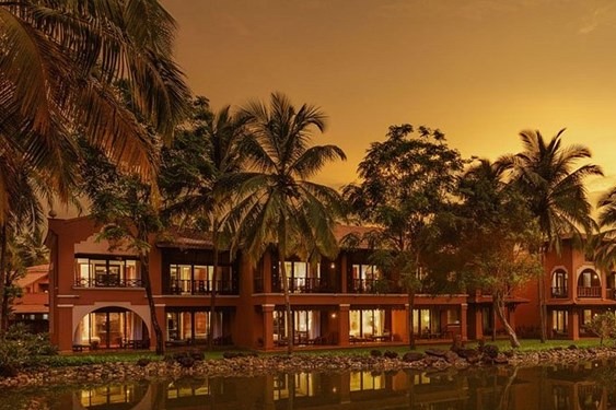 ایافسی مخالف حضور آشپز ایرانی در هتل محل اقامت پرسپولیس توریستها در هتل مجهز سرخپوشان