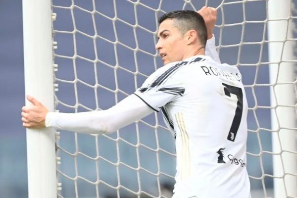 ادعای گازتا رونالدو با مشت به دیوار رختکن زده؛ او یوونتوس را در حد خودش نمیداند