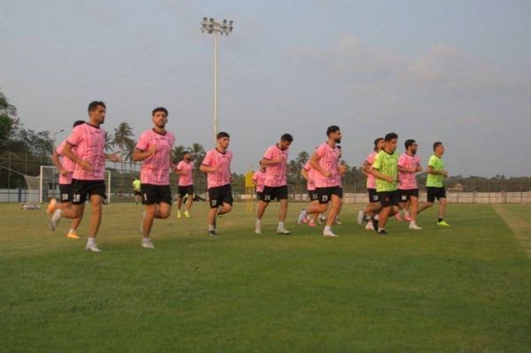 گزارش تمرین پرسپولیس برگزاری تمرین ۷۰ دقیقهای پرسپولیسیها در حضور یک عقاب + عکس