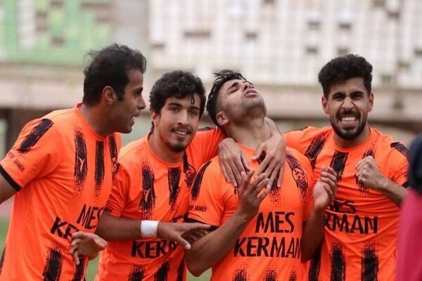 یکه تازی مس در لیگ یک بادران و استقلال خوزستان در تعقیب صدرنشین