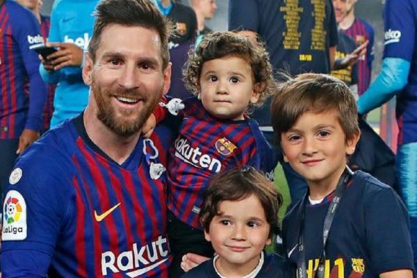 جستجوی همسر مسی برای خانه در حومه بارسلونا؛ لئو ماندنی شد