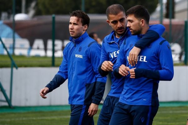  پیشنهاد ۹۰۰ هزار یورویی باشاک‌شهیر به مجید حسینی