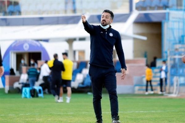  غیبت مربی گل گهر در بازی با صنعت نفت آبادان